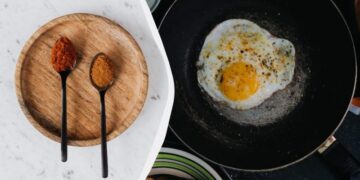 Лише один інгредієнт – і ви отримаєте найсмачнішу яєчню у світі: що додати