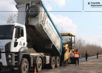 На дорогах Конотопського району ліквідовують ямковість: де тривають роботи