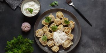 Один стакан води – і пельмені виходять ідеальними: не розвалюються і набагато смачніші