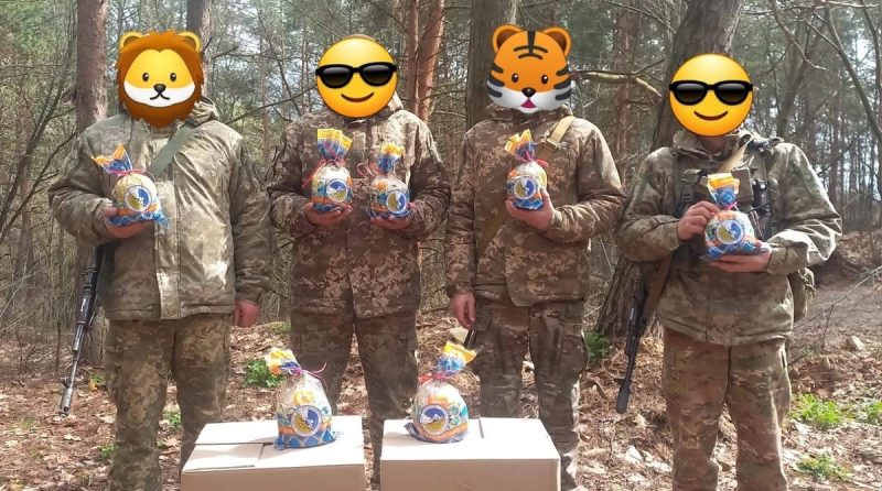 У Путивльській громаді передали великодні паски військовим