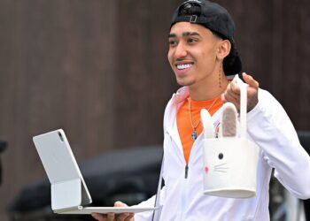 ВІДЕО. Шахтар прибув до Кракова на матч 1/4 фіналу Ліги конференцій