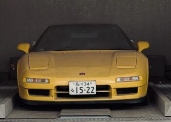 У Токіо знайшли покинутий Honda NSX-R, який коштує понад $1 млн (ФОТО)