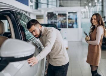Де краще купувати вживане авто в Україні: салон, авторинок чи інтернет