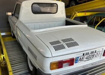 В Україні виставили на продаж незвичний і маловідомий пікап “Запорожець” 90-х (ФОТО)