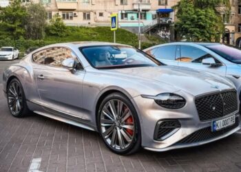 782-сильне купе Bentley Continental GT Speed First edition вже помітили у Києві (ФОТО)