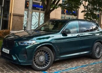 У Києві помітили рідкісний спортивний кросовер BMW із дуже потужним дизелем (ФОТО)