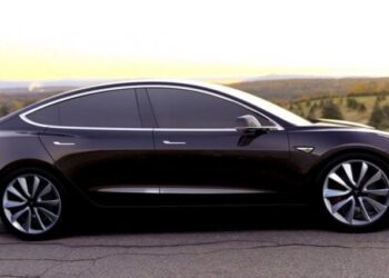 Семирічна Tesla показала, що стається з батареєю після 610 тисяч км (ВІДЕО)