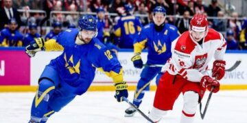 Хокеїсти України програли Польщі перший матч ЧС