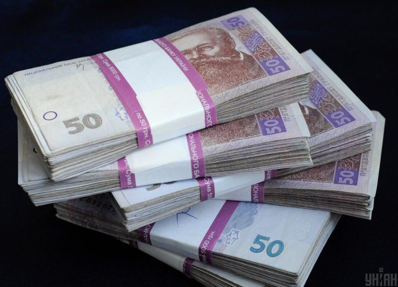 Скільки можна заробити, поклавши 100 тисяч гривень на депозит: банкір навів розрахунки