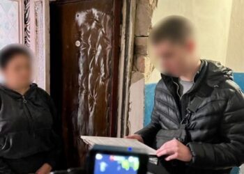 Судитимуть жительку Конотопа, яка встановила камеру біля військового об’єкта та передавала дані ворогу