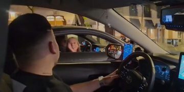 ВІДЕО. Стрімер випадково зустрів Мбаппе та його дівчину на дорозі