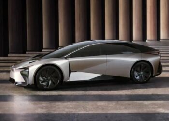 Один із найочікуваніших електрокарів Toyota так і не вийде на ринок: компанія відмовилась від Lexus LF-ZC