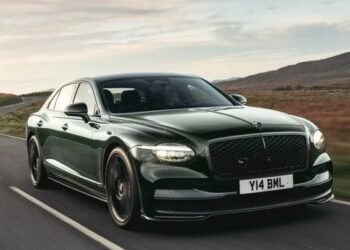 Свіжий дизайн і 780 сил: представлено новий флагманський Bentley (ВІДЕО)