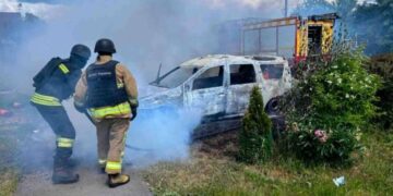 Російський дрон влучив у автомобіль у Білопіллі