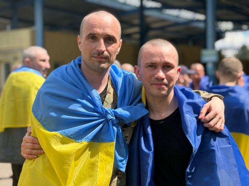 75-й обмін полоненими: додому повернулися 186 українців