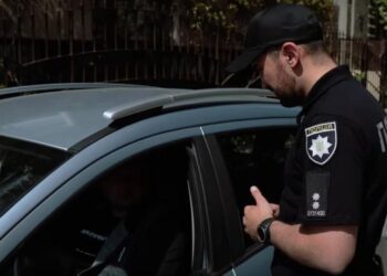 Нові правила для водіїв від 1 червня: кого відправлять на техогляд і які штрафи загрожують за тонування