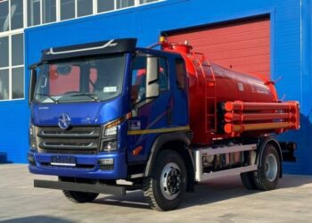 Український завод випустив потужний автомобіль для комунальників (ФОТО)