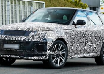 Land Rover готує перший електричний Range Rover Sport, але є важливий нюанс (ФОТО)