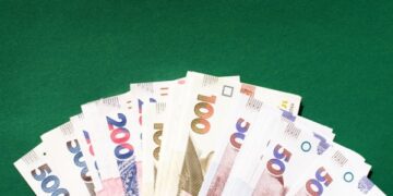 Інфляція в Україні сповільнилася до 8,2%