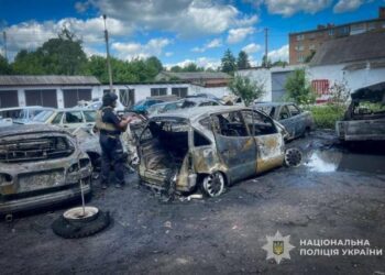 Двоє людей загинули, дев’ятеро травмовані: на Сумщині поліція документує наслідки російських атак