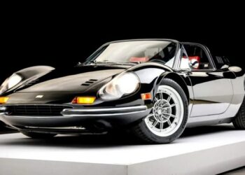 Ferrari Dino 1972 з потужним V8 викликав ажіотаж на аукціоні: ставки перевищили $800 тисяч (ФОТО)