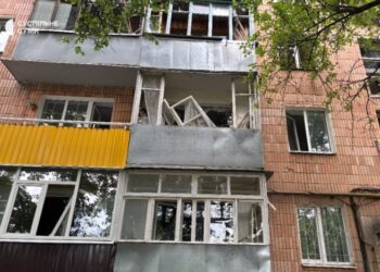 Окупанти завдали удару по житловому сектору Сум модифікованим БпЛА, постраждали діти