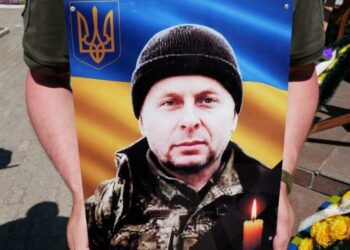 Після понад двох років очікування: Роменська громада попрощалася із загиблим Захисником Олександром Каплуном
