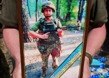 Роменська та Андріяшівська громади попрощалися із полеглим Захисником Віталієм Скоробагатьком