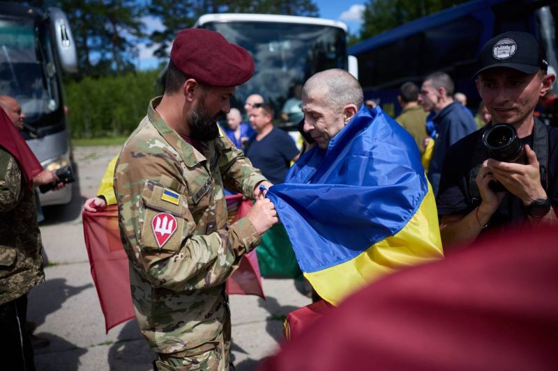 Ще 160 українських захисників повернулися з російського полону