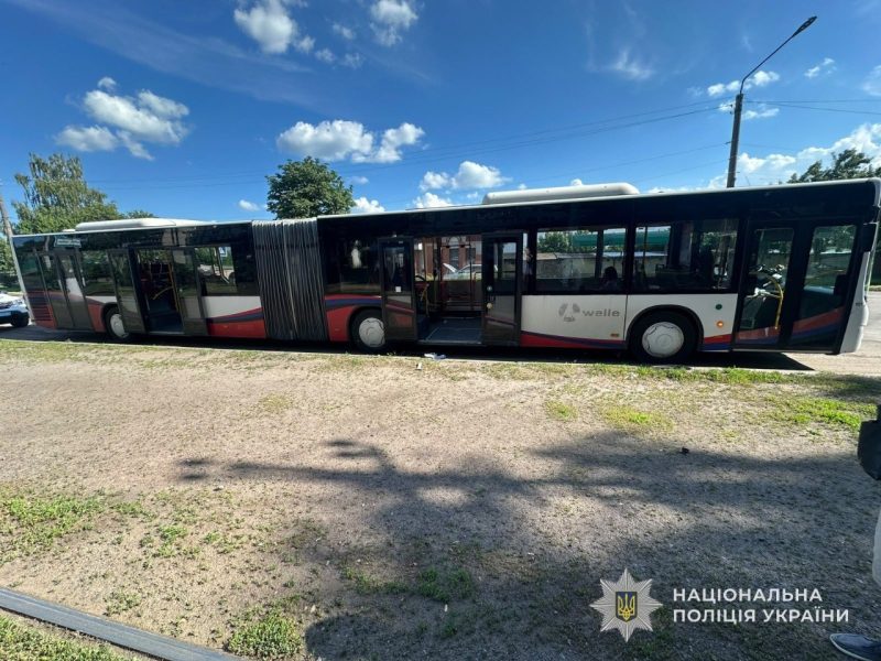 У Конотопі автобус збив 77-річну жінку: потерпілу госпіталізували