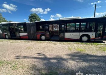 У Конотопі автобус збив 77-річну жінку: потерпілу госпіталізували