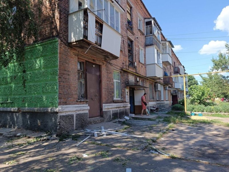 У Конотопі волонтери &ldquo;Проліска&rdquo; передали будівельні матеріали людям для відновлення після обстрілу