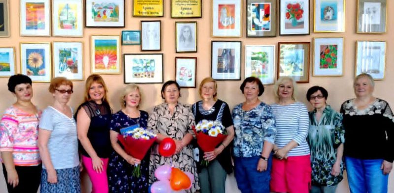 У конотопській бібліотеці відбулося відкриття виставки творчих робіт Ірини Чернігівець та Ірини Чусової