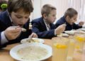 У новому навчальному році безкоштовні обіди продовжать отримувати учні початкових класів у 8 прифронтових областях України