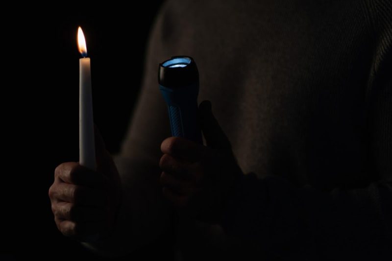 В Україні завтра вимикатимуть світло: графіки відключень на 1 липня