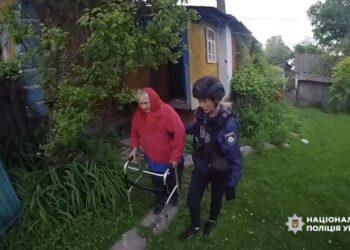 З прикордоння Буринської громади евакуювали людей з дітьми