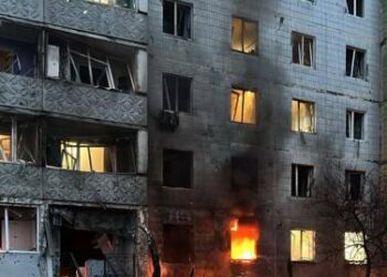 Реактивний «Шахед» влучив у багатоповерхівку в Сумах: є постраждалі