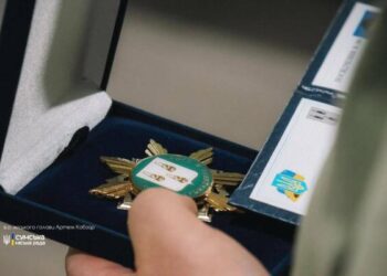 Родинам 12 полеглих Захисників передали відзнаки «Почесний громадянин міста Суми»