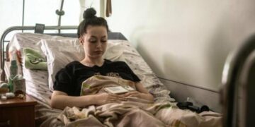 Дружина лежала без ніг, а поруч — її чоловік без свідомості: родина Агєєвих оговтується після авіаудару по Сумах 3 липня