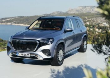 Mercedes показав оновлений Maybach GLS із потужним V8 та новим салоном (ФОТО)