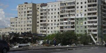 43 постраждалих і п’ятеро загиблих: у Сумах уже добу тривають відновлювальні роботи після російської атаки