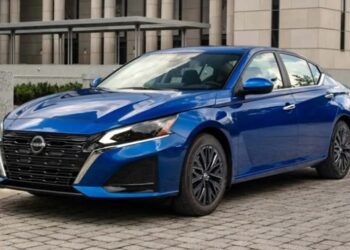 Nissan спростувала новини про завершення виробництва Altima