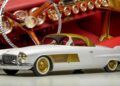 Один із найефектніших Cadillac Elegante 1955 із золотим оздобленням виставили на аукціон (ФОТО)
