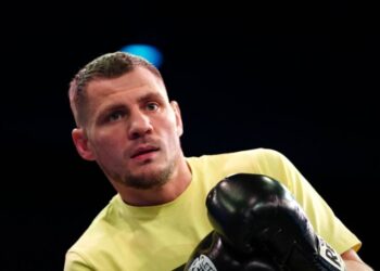 Денис Берінчик битиметься з Семом Ноуксом у рамках андеркарду поєдинку Ітаума — Хргович