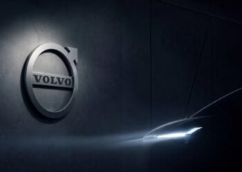 Volvo готує новий електрокросовер EX50