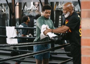 Еррол Спенс розповів, чому принципово відмовляється потиснути Цзю руку