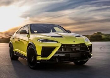 Розвиває понад 300 км/год: Lamborghini презентувала найшвидший кросовер у світі (ФОТО)