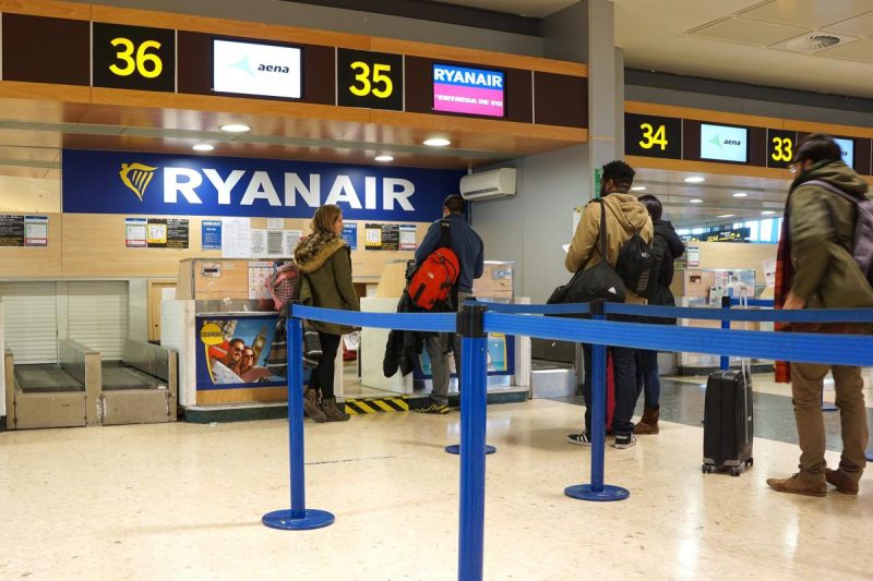 Ми нікого не чекатимемо: у Ryanair відповіли на черги в аеропортах