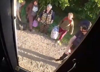 На Сумщині «Білі янголи» врятували вісьмох людей із зон постійних обстрілів на (ВІДЕО)