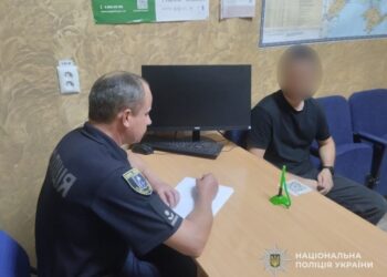 На Сумщині судитимуть чоловіка, який ошукував військових, видаючи себе за жінку